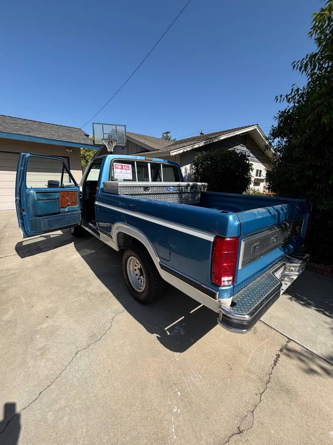 F150-lariat-1982-blue-5