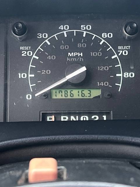 F350-xlt-diesel-1996-white-13