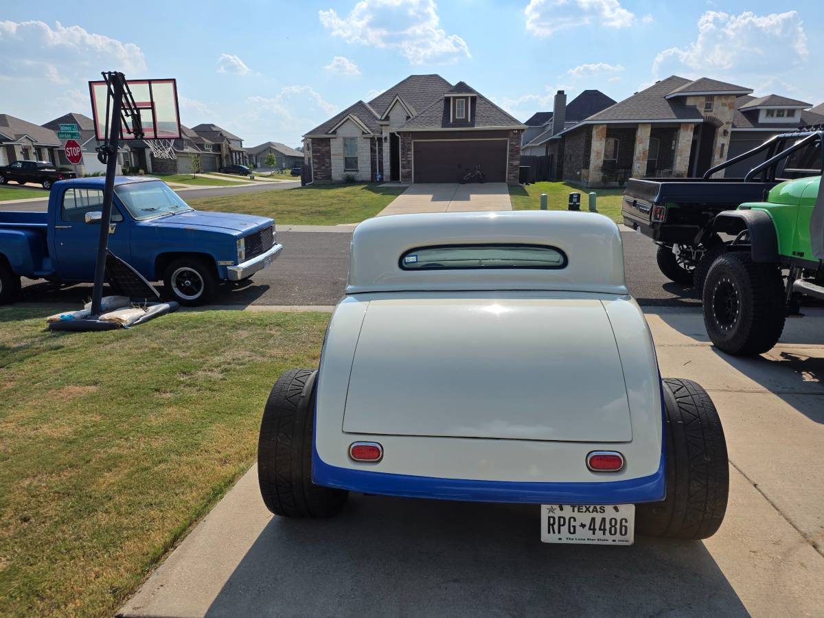 Factory-five-33-hotrod-1933-white-3