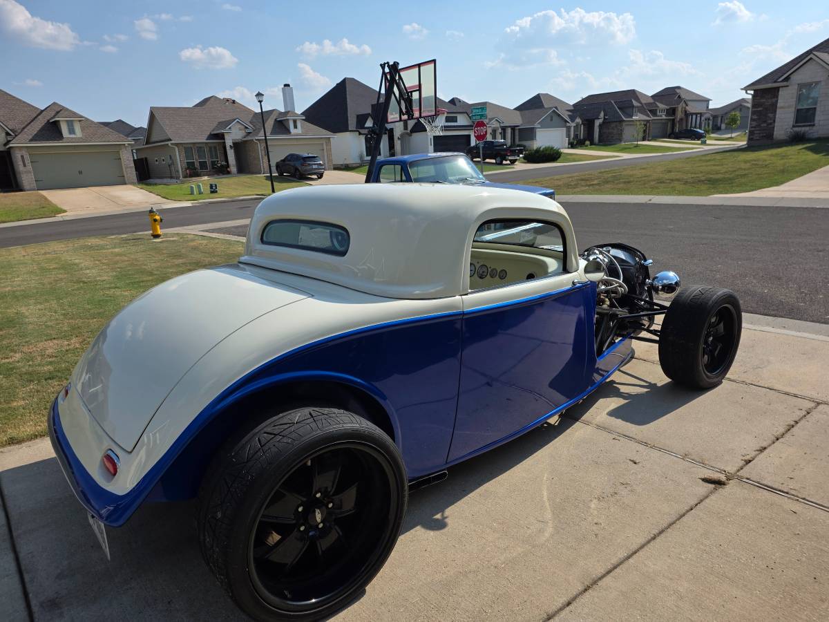 Factory-five-33-hotrod-1933-white-4