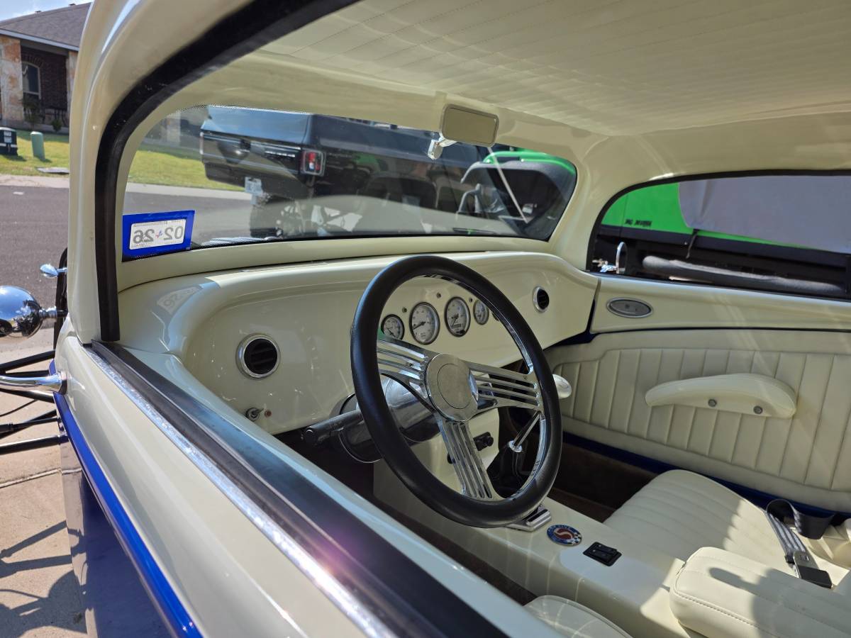 Factory-five-33-hotrod-1933-white-7