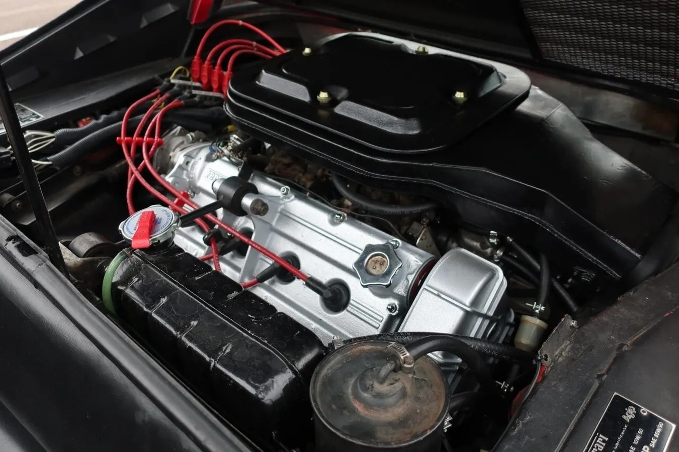 Ferrari-308-1978-Red-Tan-17