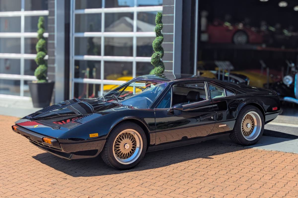 Ferrari-308-1981-black-2