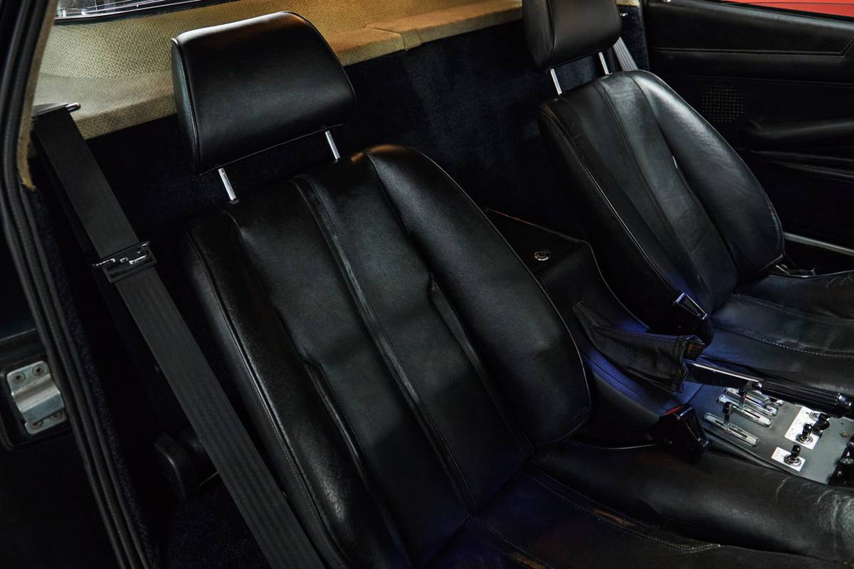 Ferrari-308-1981-black-5