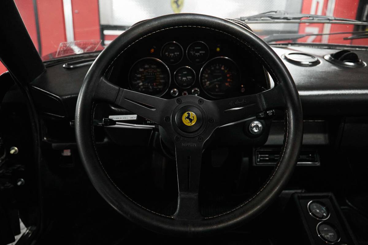 Ferrari-308-1981-black-5