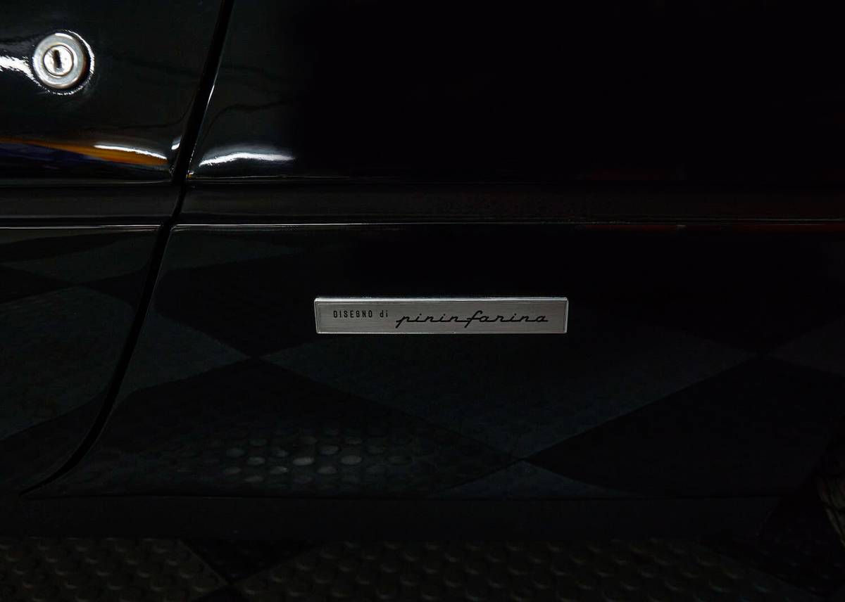 Ferrari-308-1981-black-5