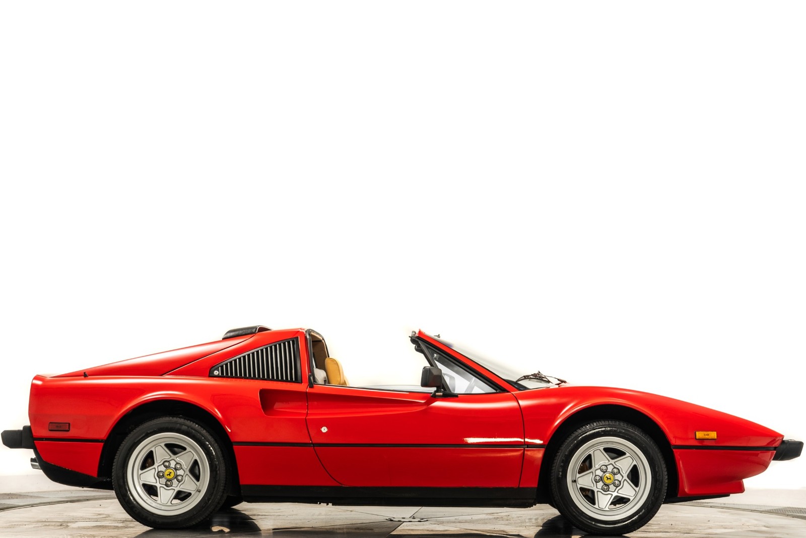 Ferrari-308-1985-CONVERTIBLE-1