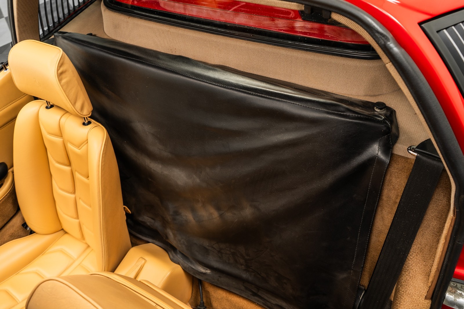 Ferrari-308-1985-CONVERTIBLE-15