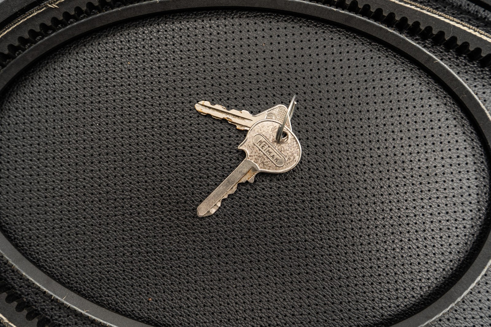 Ferrari-308-1985-CONVERTIBLE-20