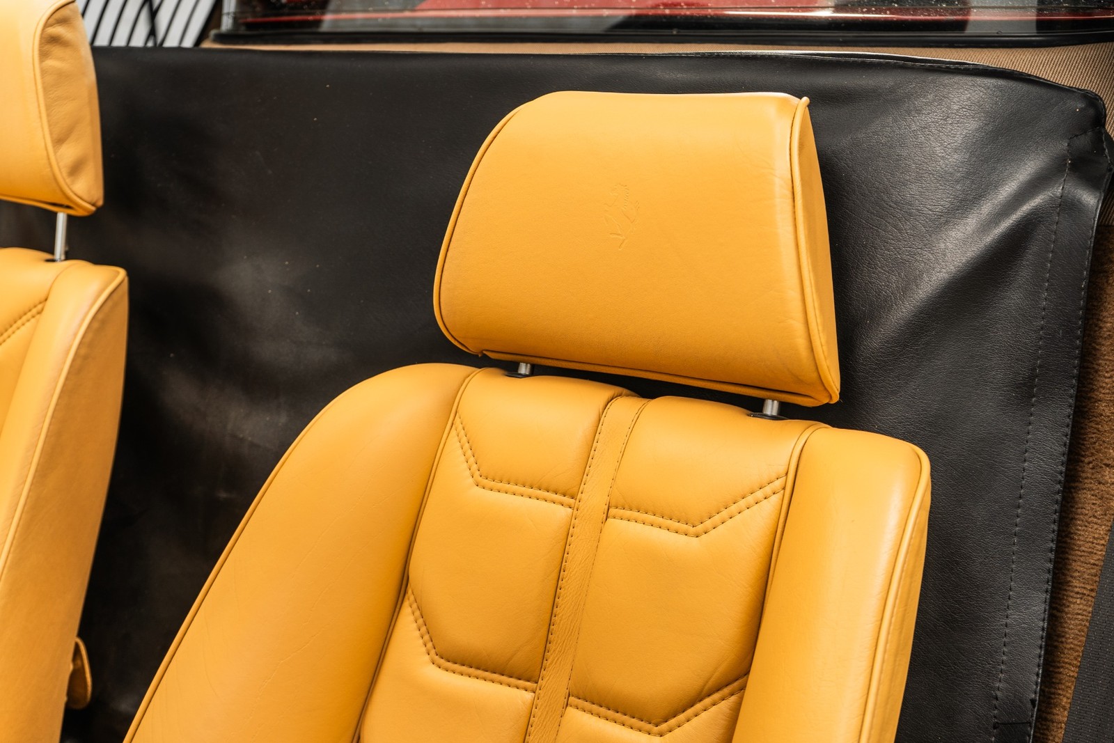 Ferrari-308-1985-CONVERTIBLE-26