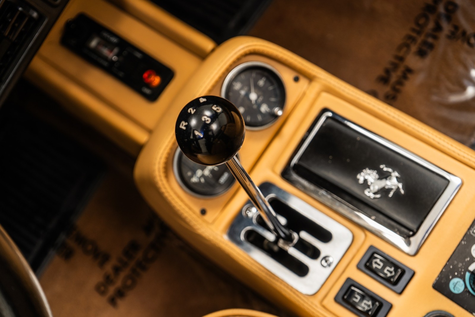 Ferrari-308-1985-CONVERTIBLE-28