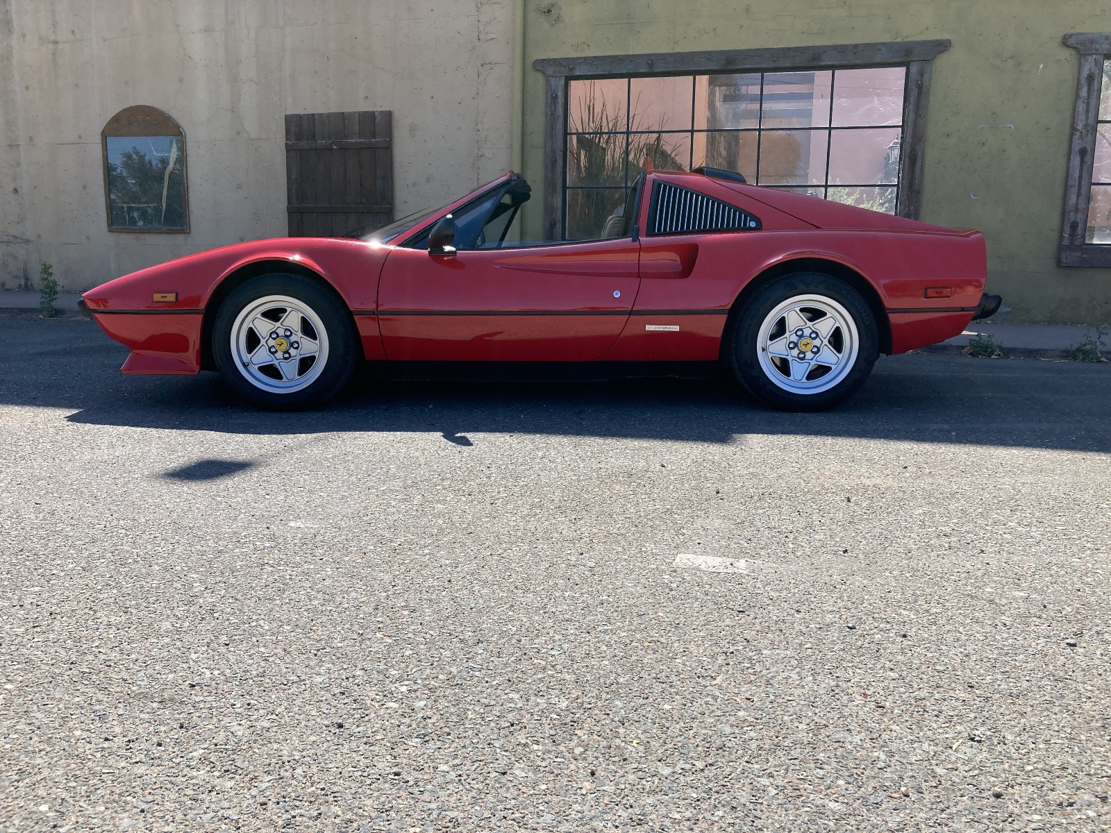 Ferrari-308-1985-Gts-2