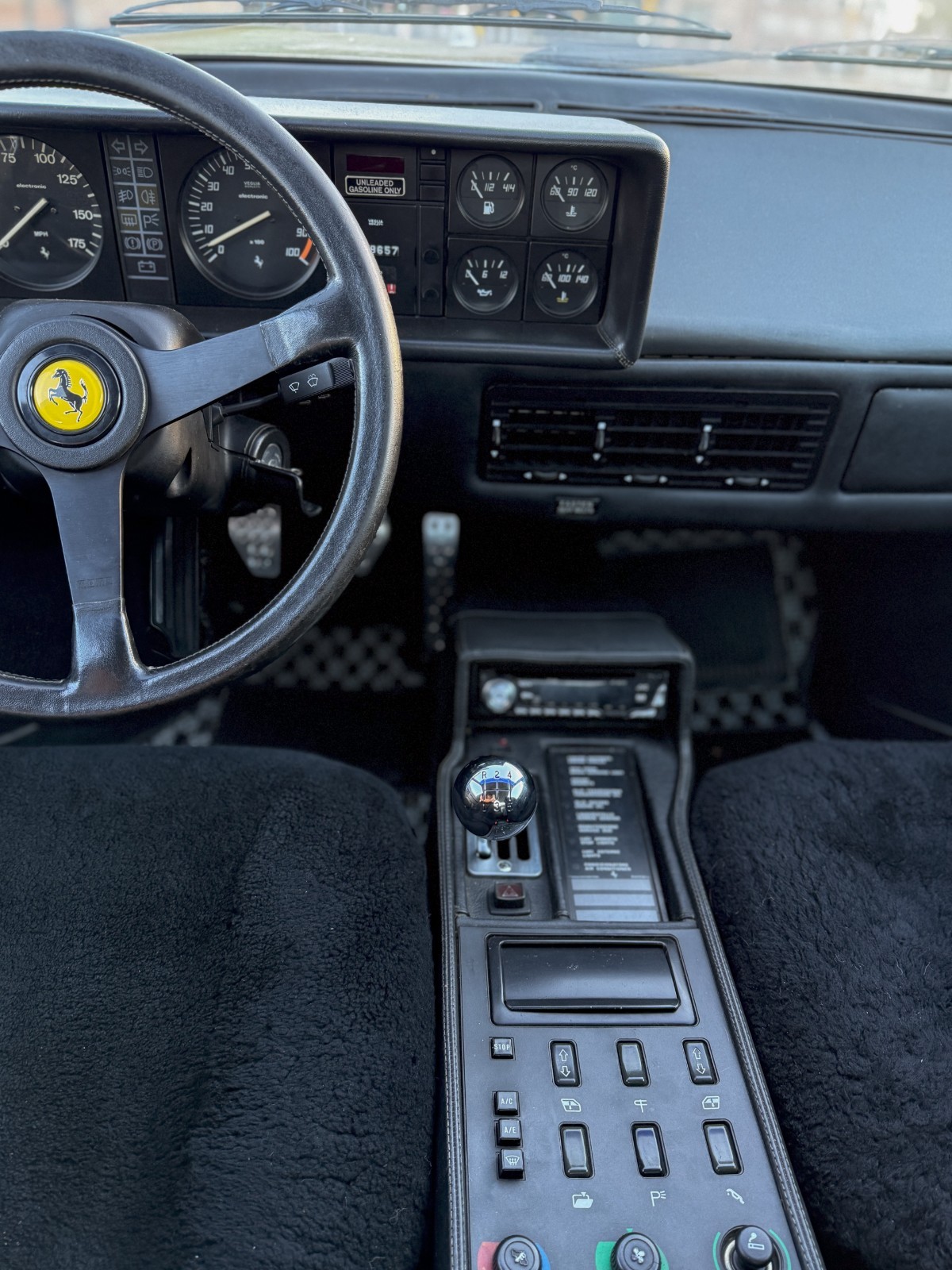 Ferrari-Mondial-1983-13