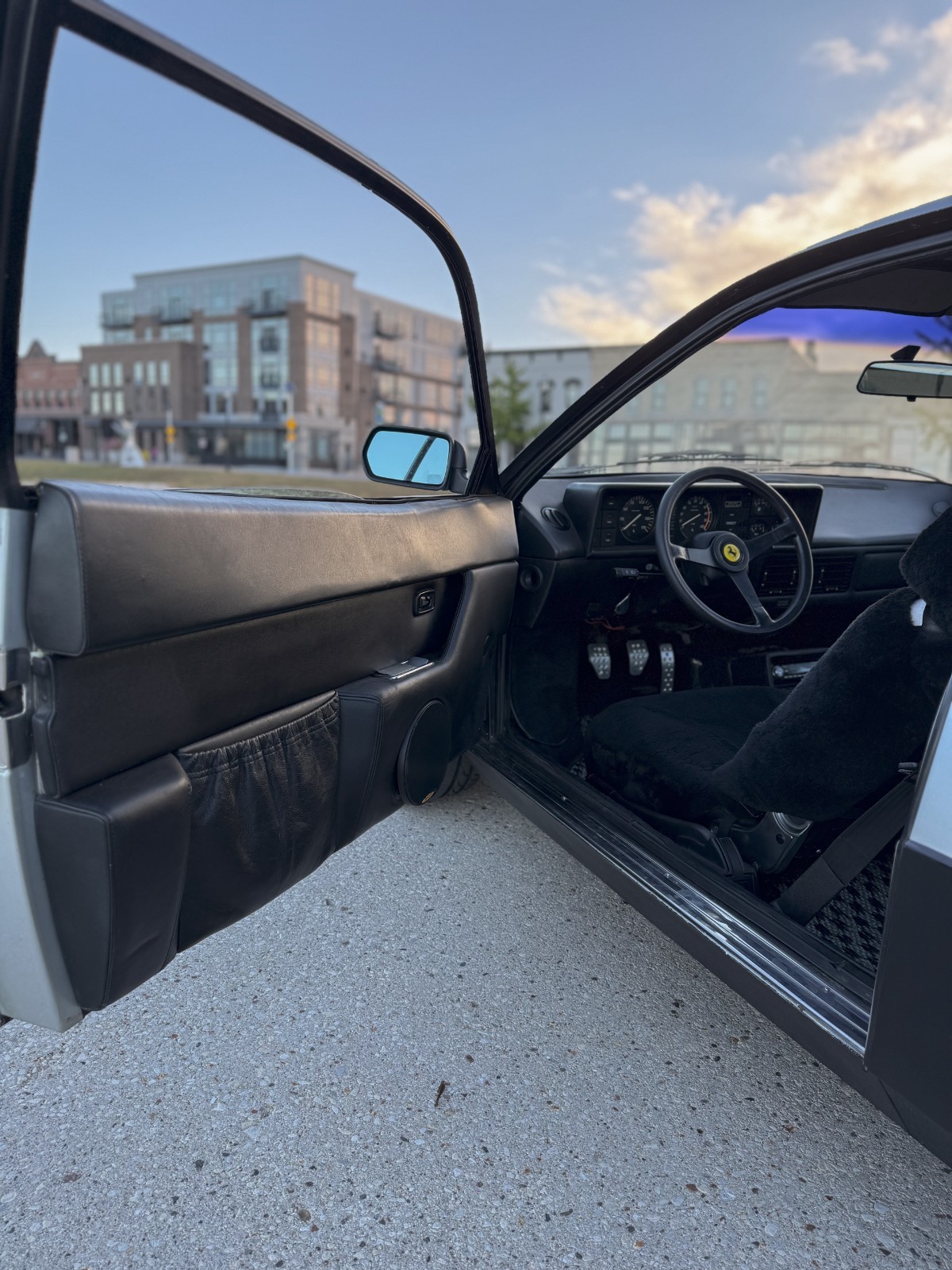 Ferrari-Mondial-1983-17