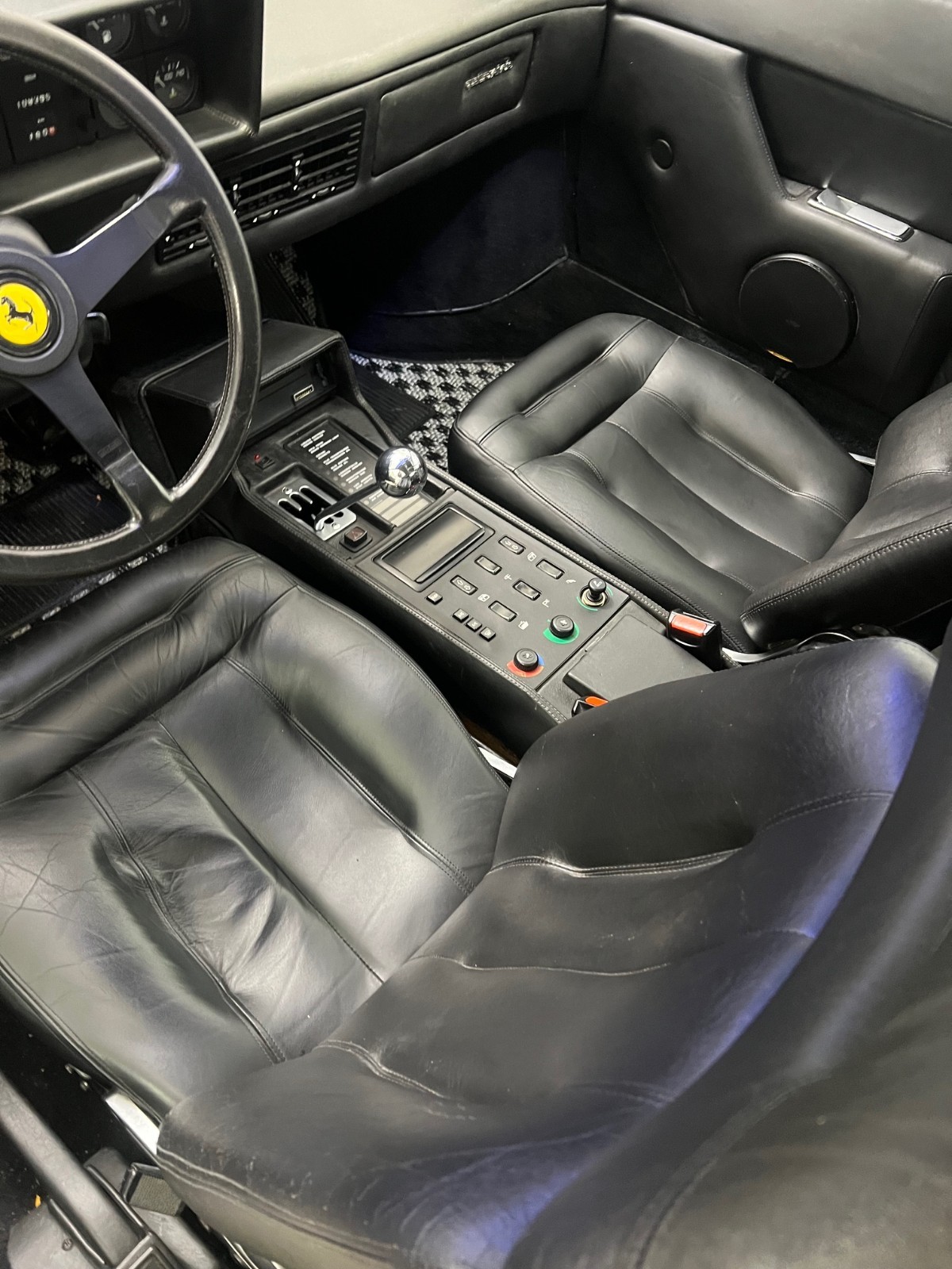 Ferrari-Mondial-1983-27