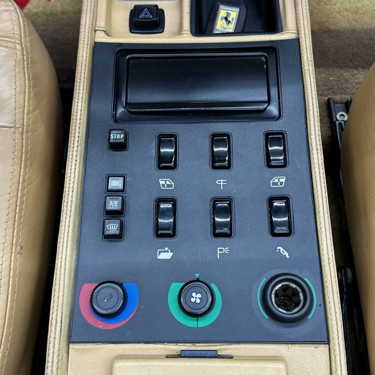 Ferrari-Mondial-1988-Convertible-12