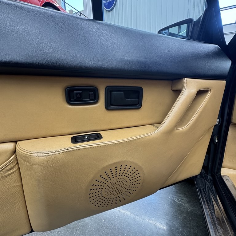 Ferrari-Mondial-1988-Convertible-14