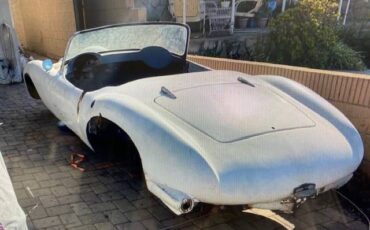 Ferrari-corvette-1959-white-14