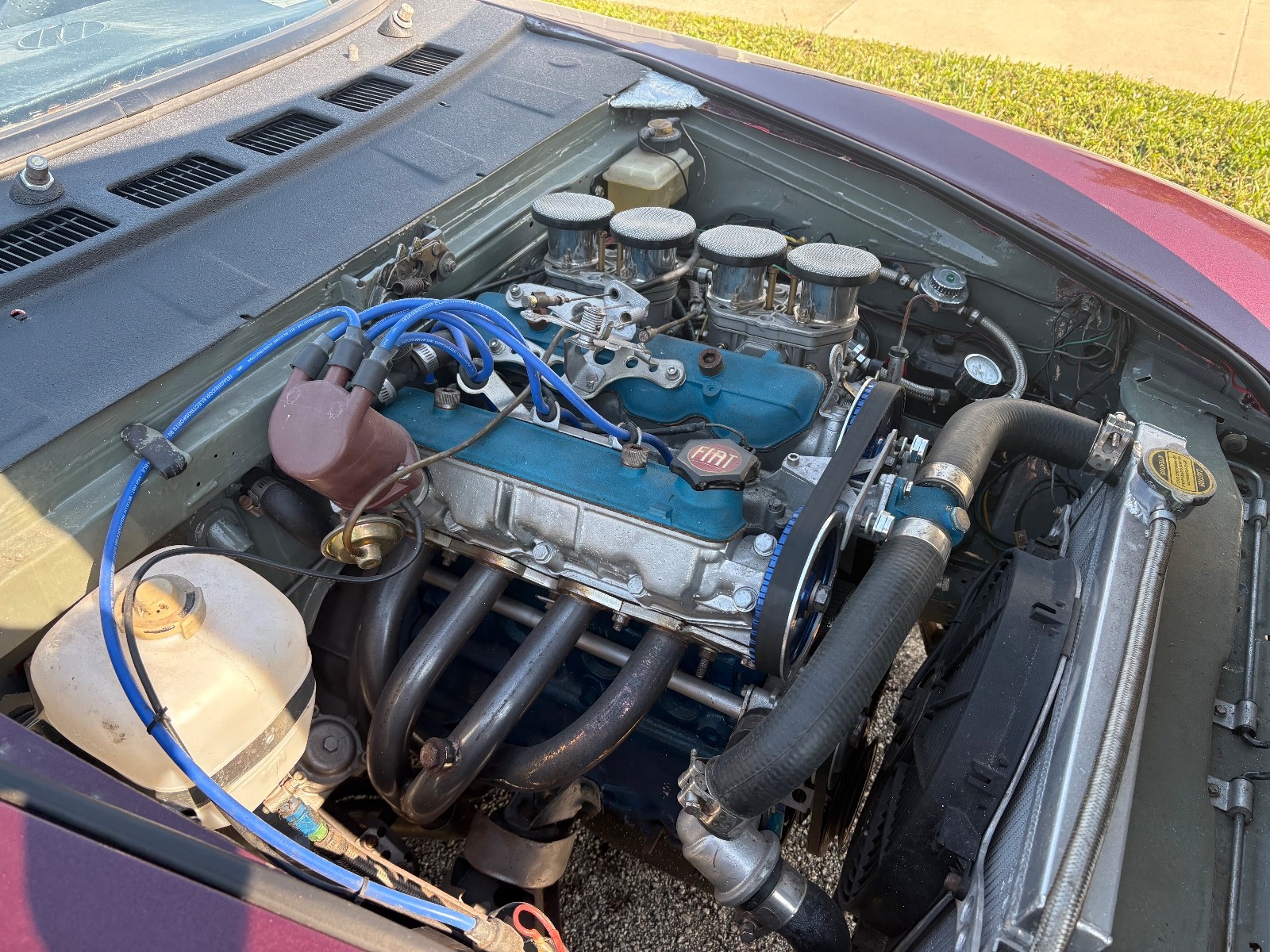 Fiat-124-Spider-1979-Convertible-22