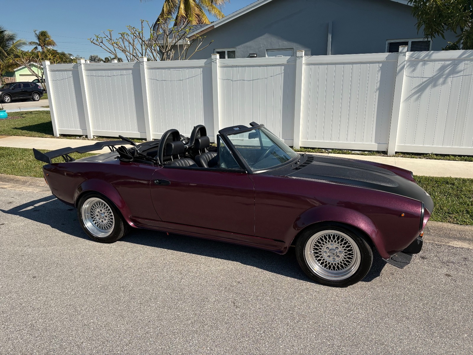Fiat-124-Spider-1979-Convertible-7