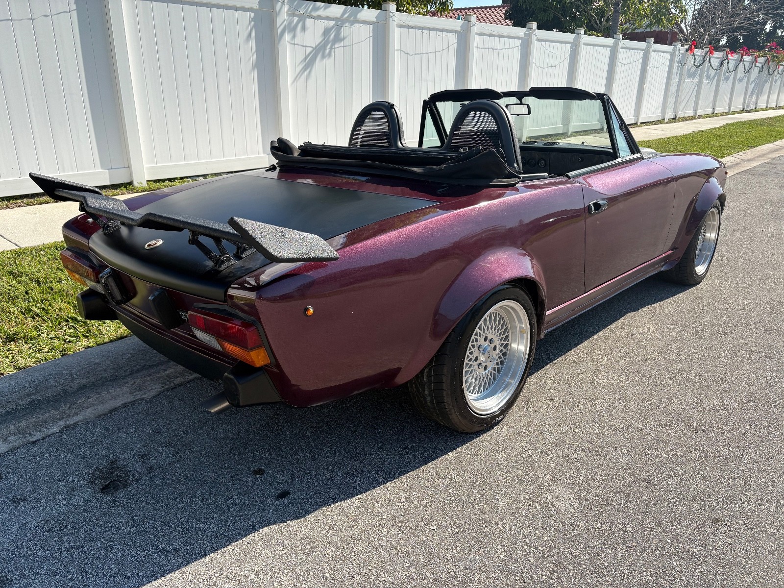 Fiat-124-Spider-1979-Convertible-9