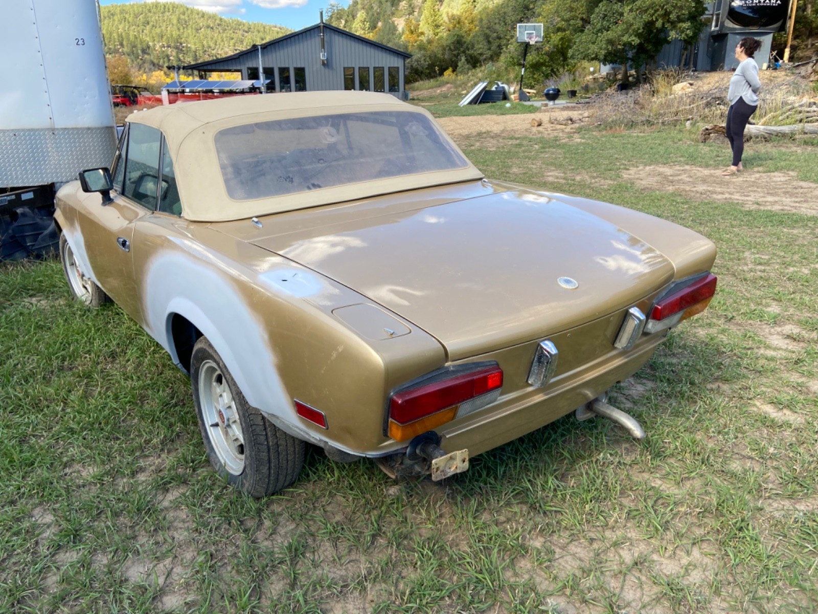 Fiat-124-Spider-1980-Convertible-4
