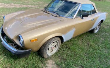 Fiat-124-Spider-1980-Convertible-5