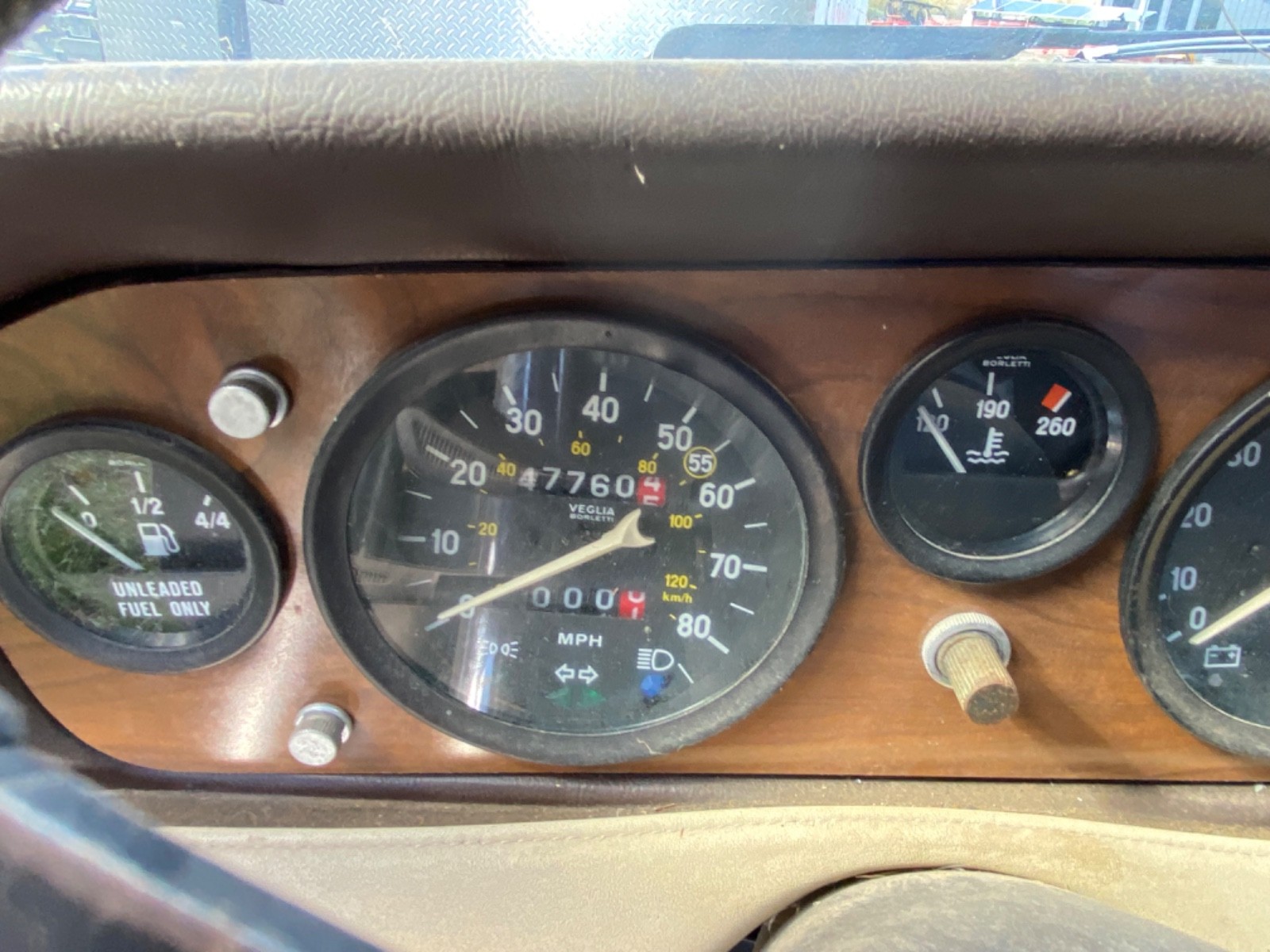 Fiat-124-Spider-1980-Convertible-7