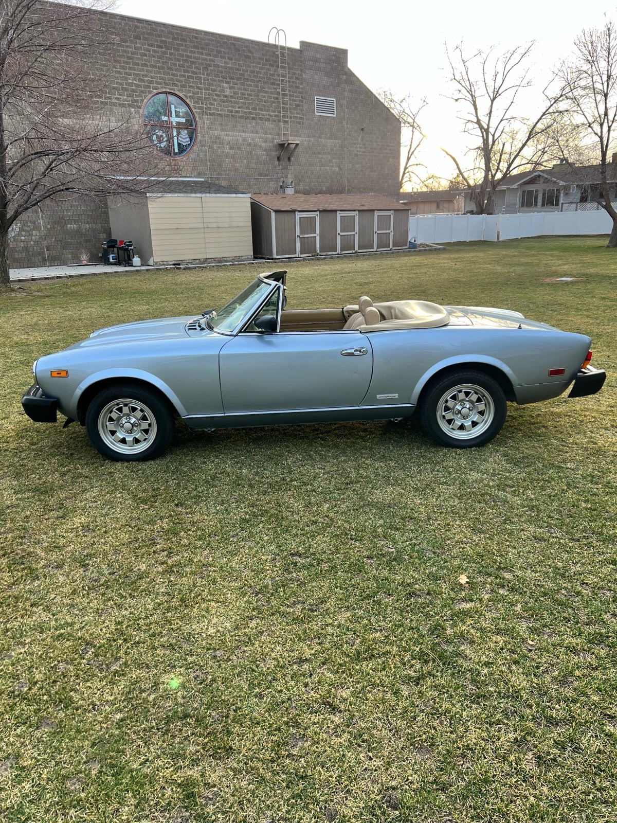 Fiat-124-Spider-1983-5