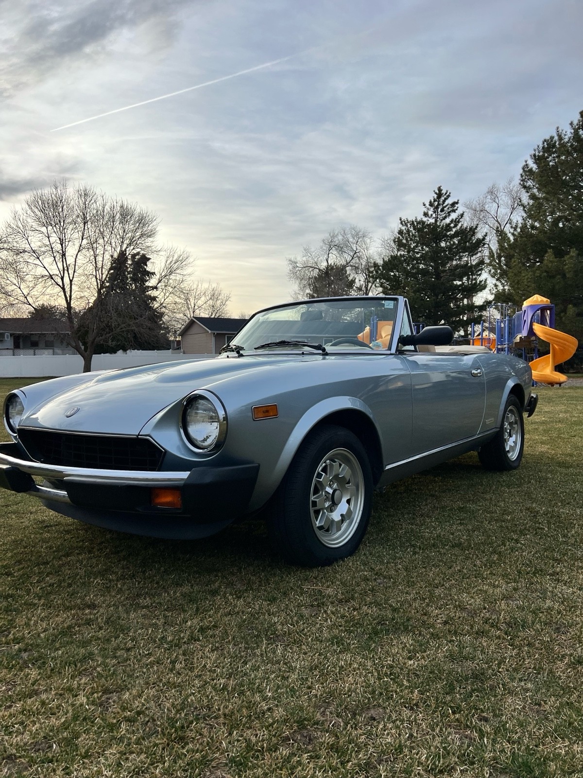 Fiat-124-Spider-1983-6