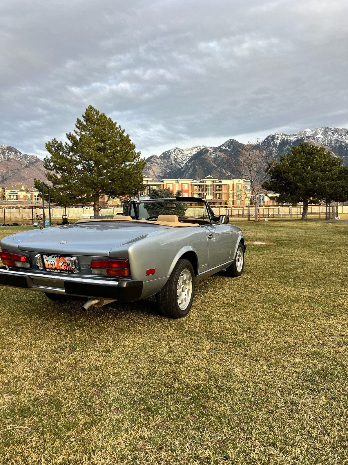 Fiat-124-Spider-1983-8