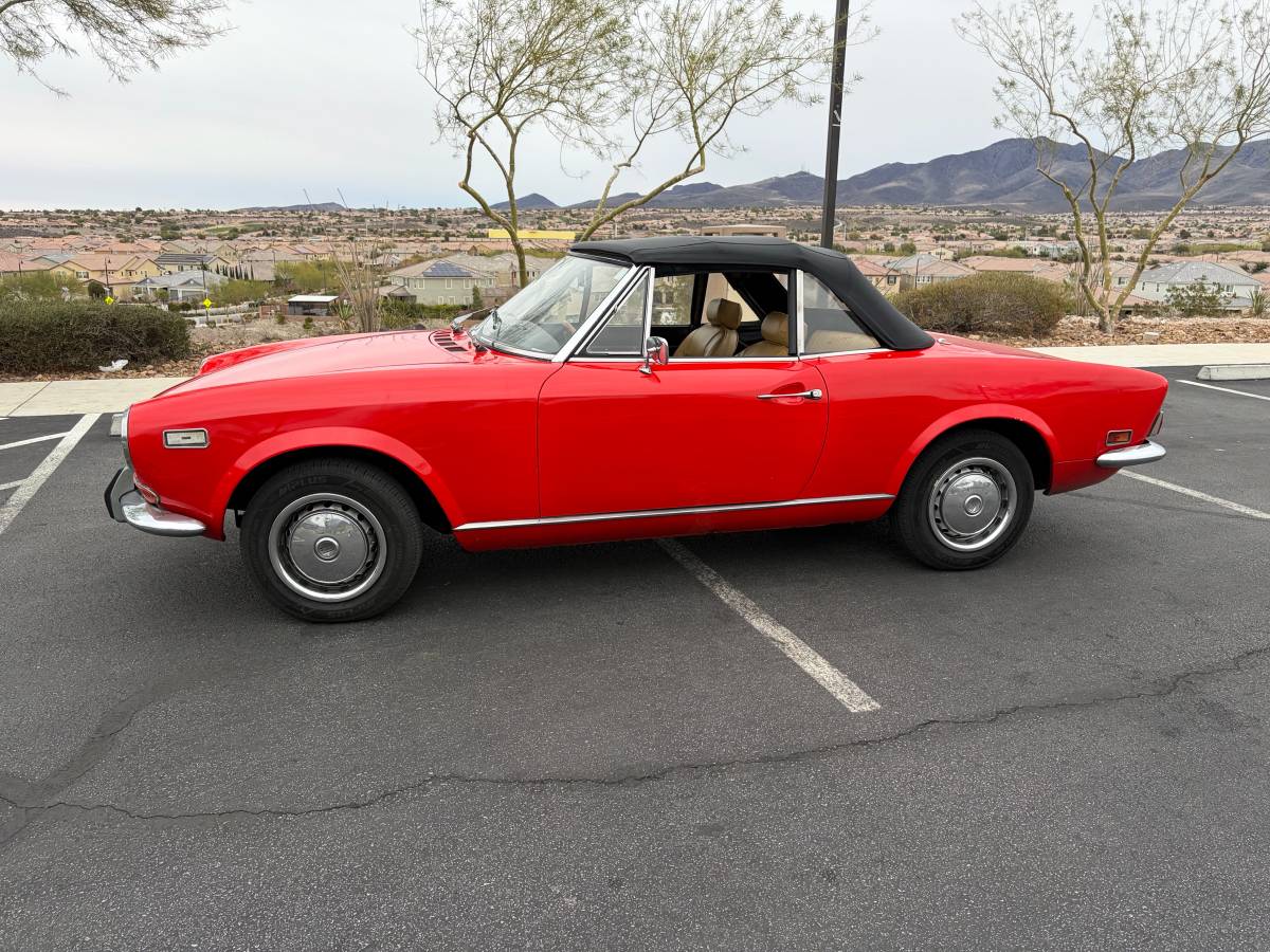 Fiat-124-spider-1971-red-10