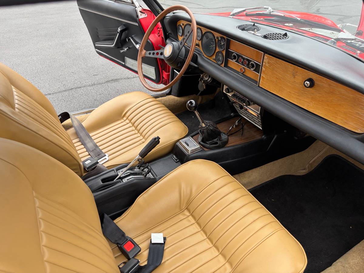 Fiat-124-spider-1971-red-11