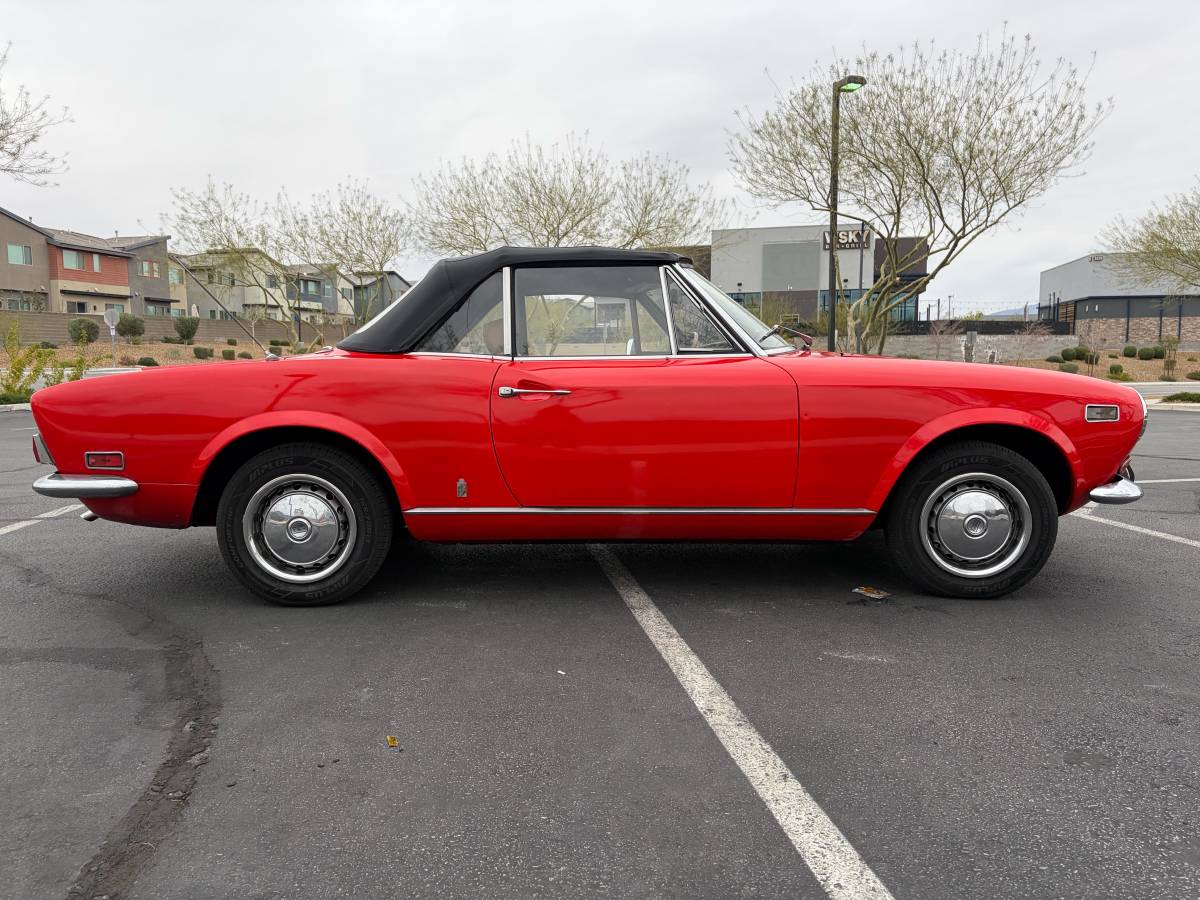 Fiat-124-spider-1971-red-2