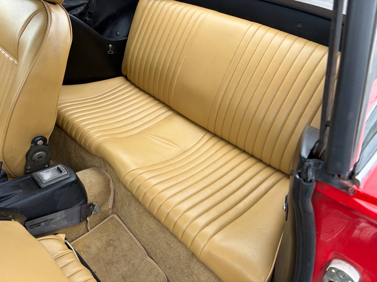 Fiat-124-spider-1971-red-5