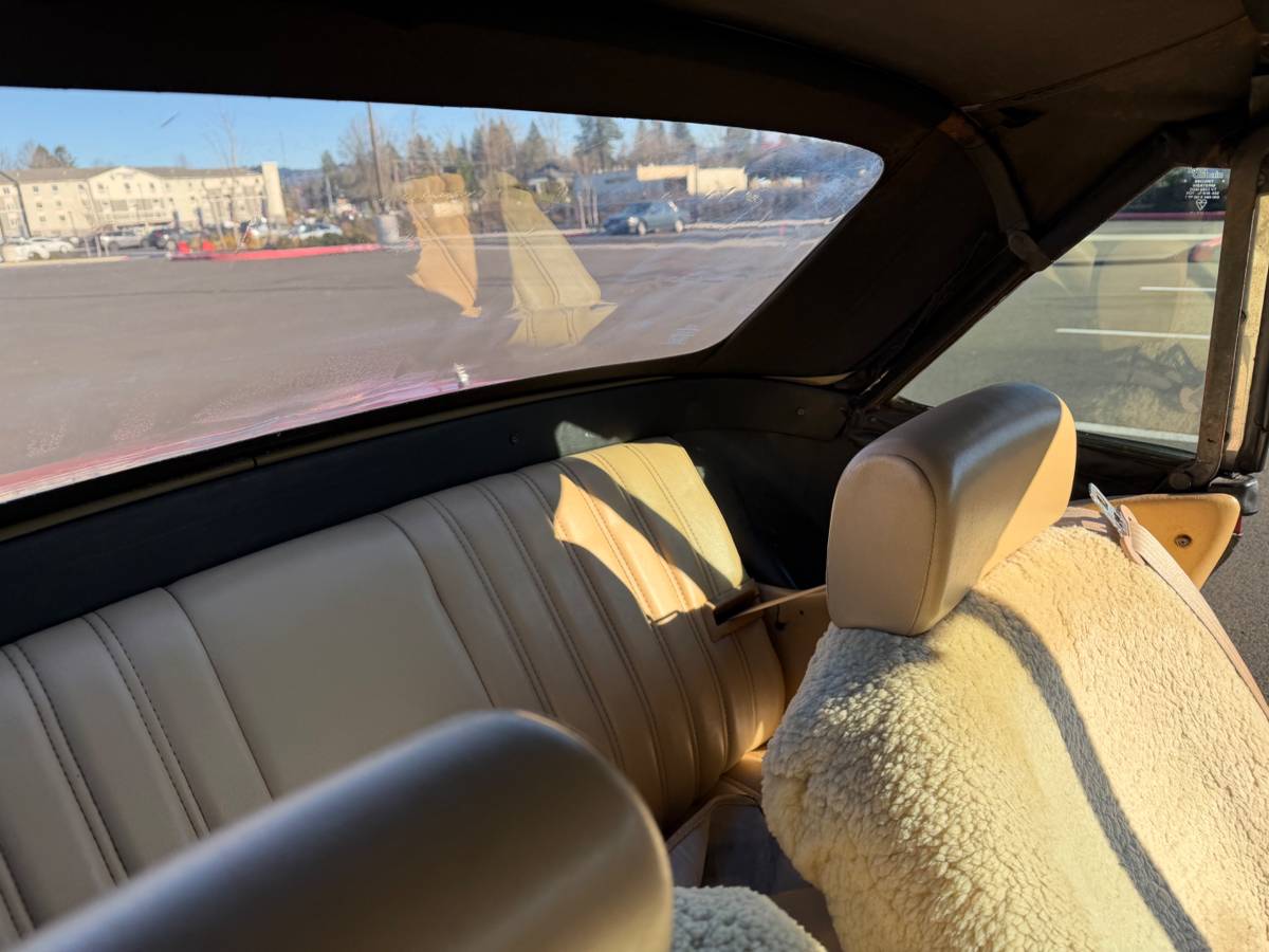 Fiat-124-spider-1982-red-12