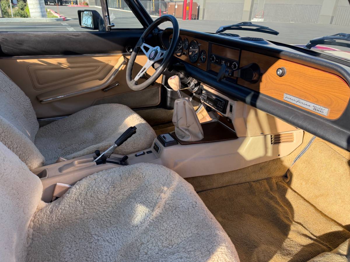 Fiat-124-spider-1982-red-15