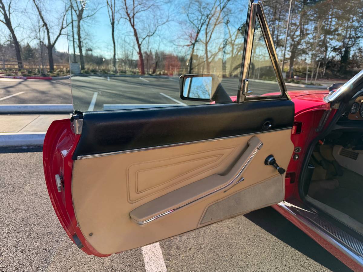 Fiat-124-spider-1982-red-17