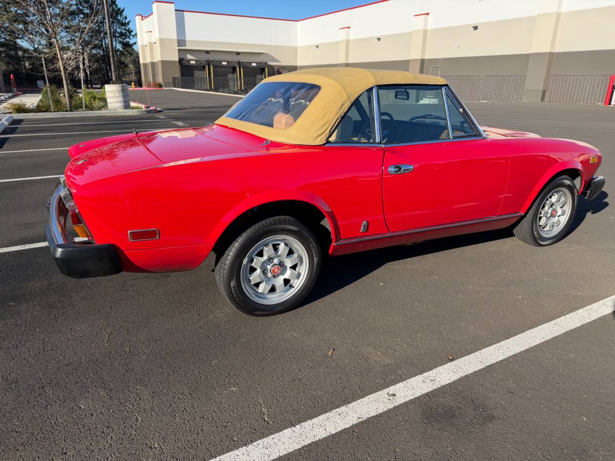 Fiat-124-spider-1982-red-6