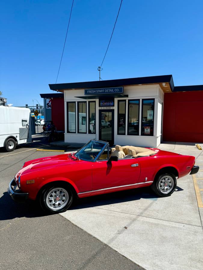 Fiat-124-spider-1982-red
