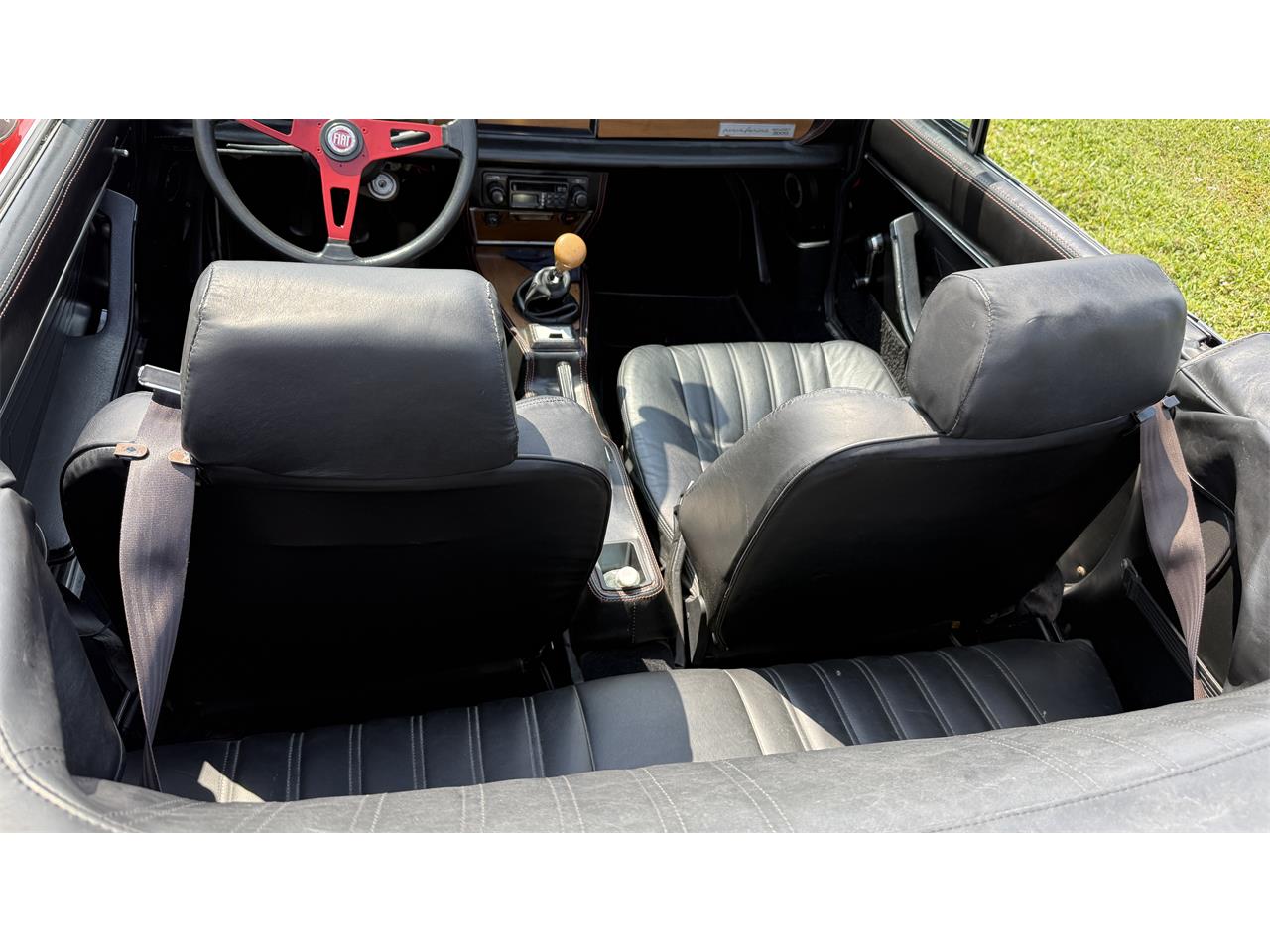 Fiat-124-spider-2000-1980-Red-Black-16