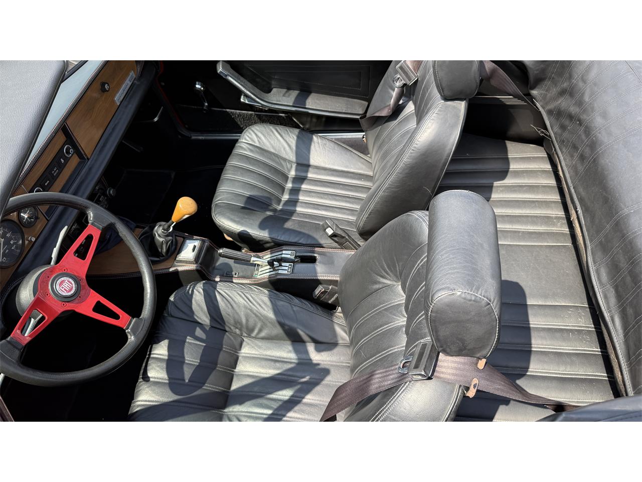 Fiat-124-spider-2000-1980-Red-Black-18