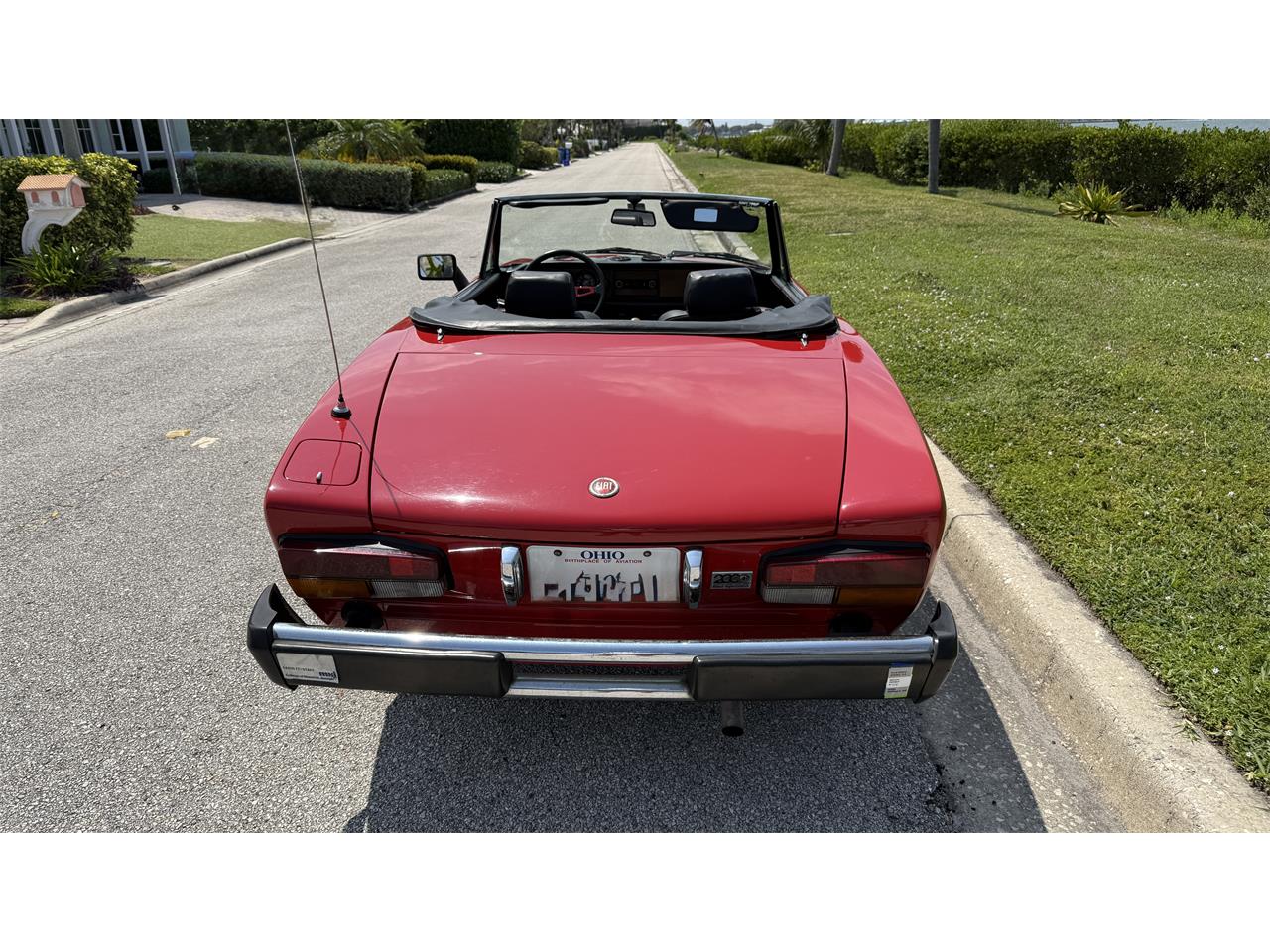 Fiat-124-spider-2000-1980-Red-Black-6