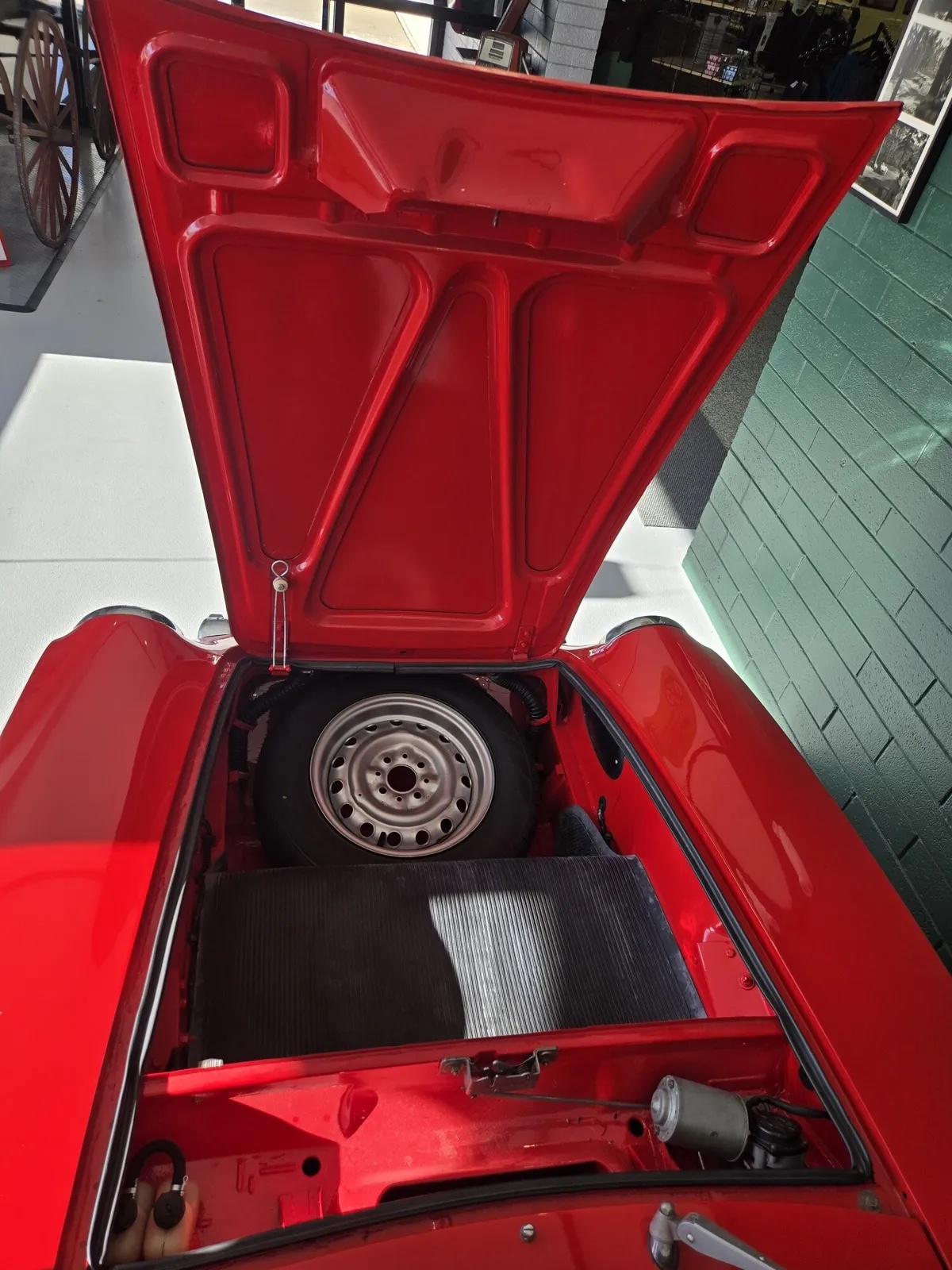 Fiat-850-1971-Red-Black-18