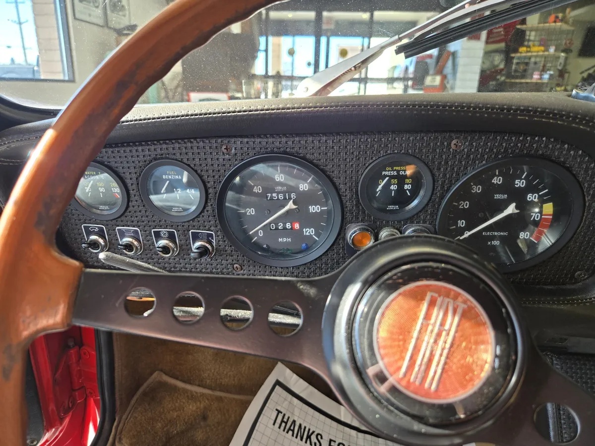 Fiat-850-1971-Red-Black-3