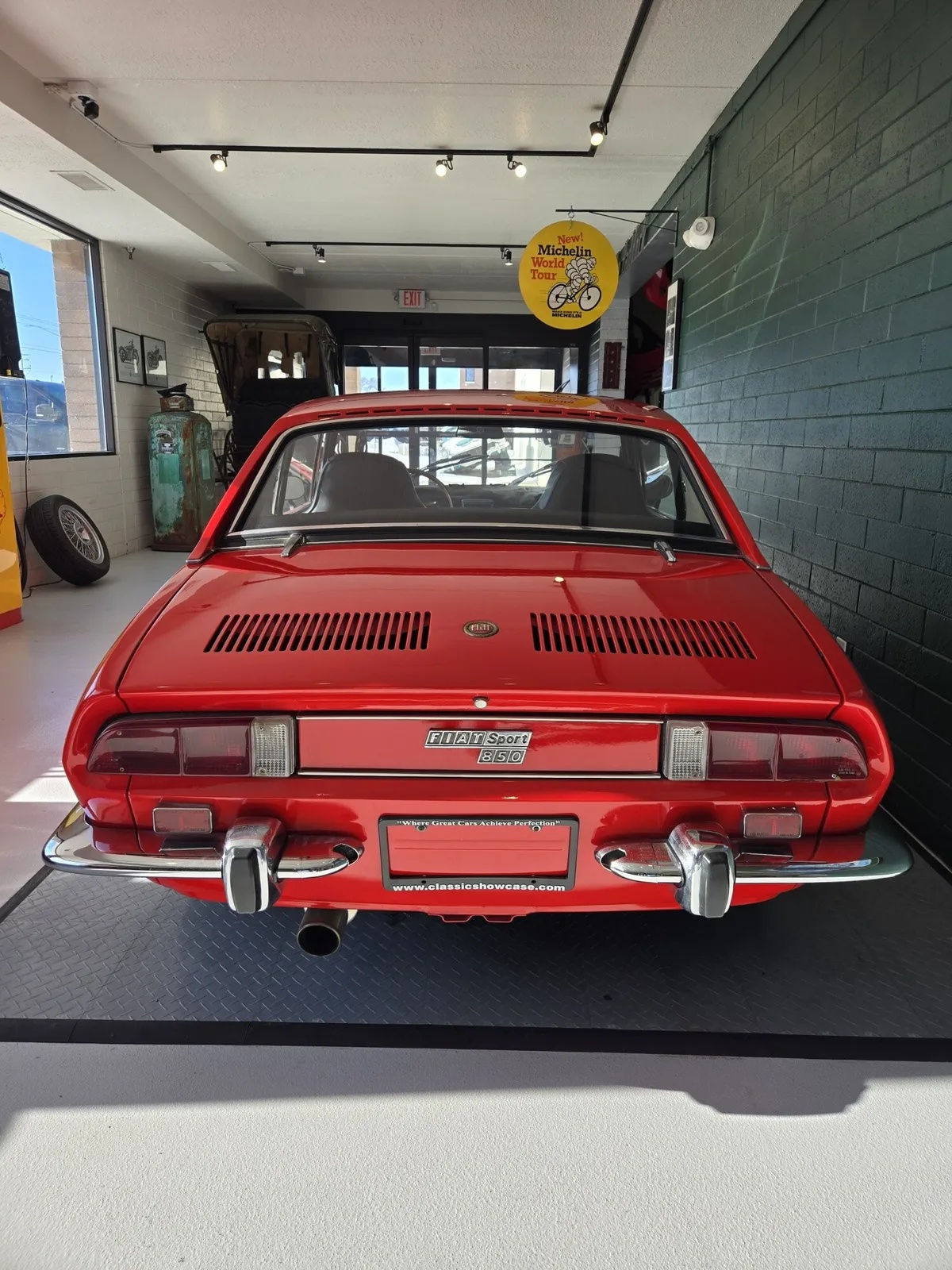 Fiat-850-1971-Red-Black