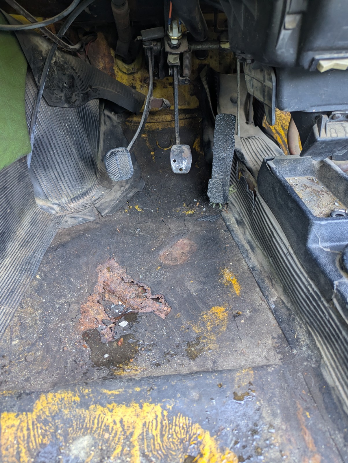 Fiat-Roadster-Convertible-1967-Convertible-12