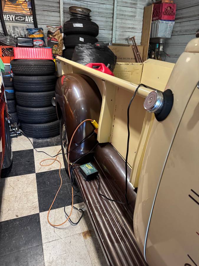 Five-window-three-quarter-ton-chevrolet-1953-brown-10