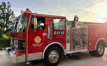 Fmc-fire-truck-diesel-1988-red-1