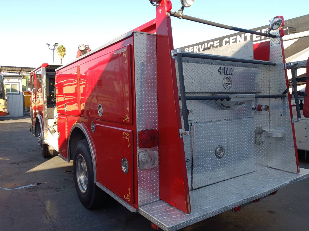 Fmc-fire-truck-diesel-1988-red-3